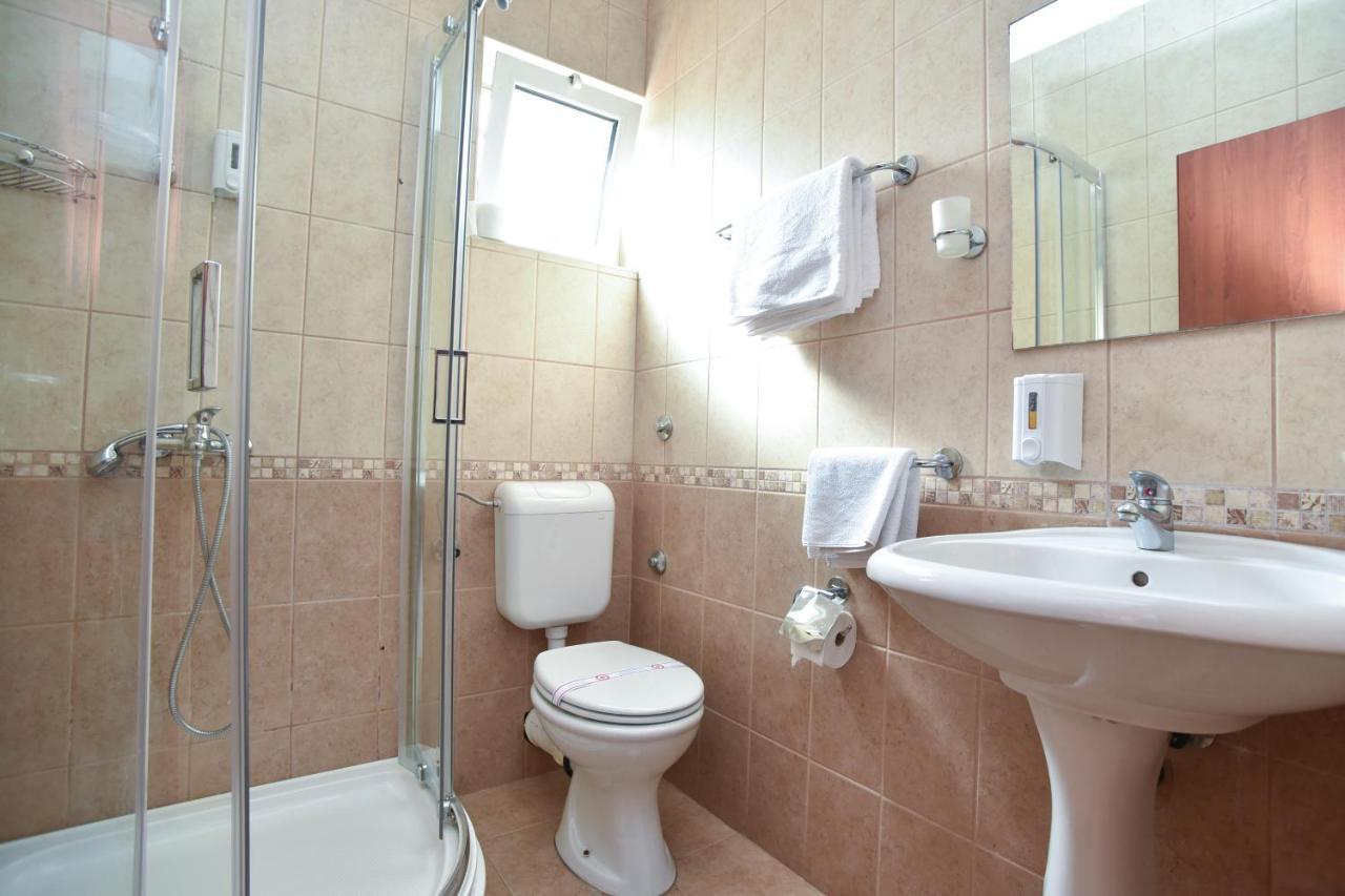 Hotel Suzana Budva Eksteriør billede