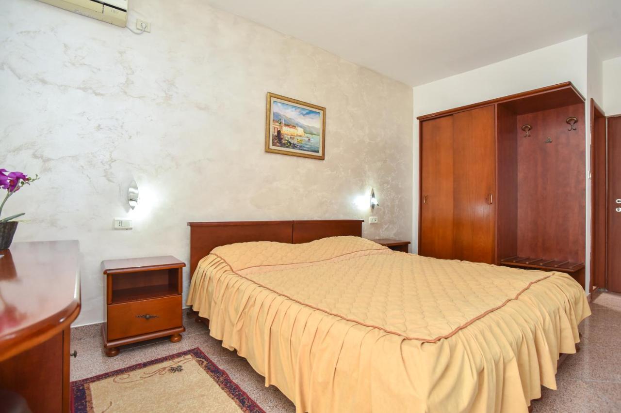 Hotel Suzana Budva Eksteriør billede