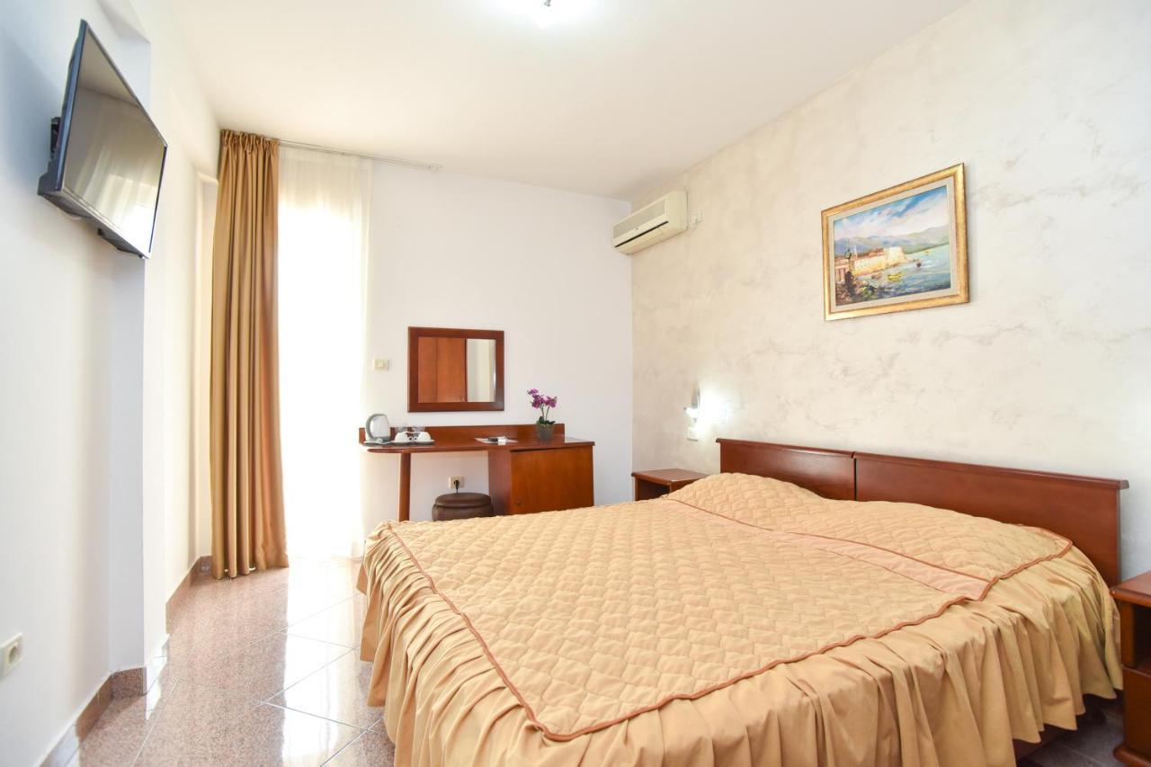 Hotel Suzana Budva Eksteriør billede