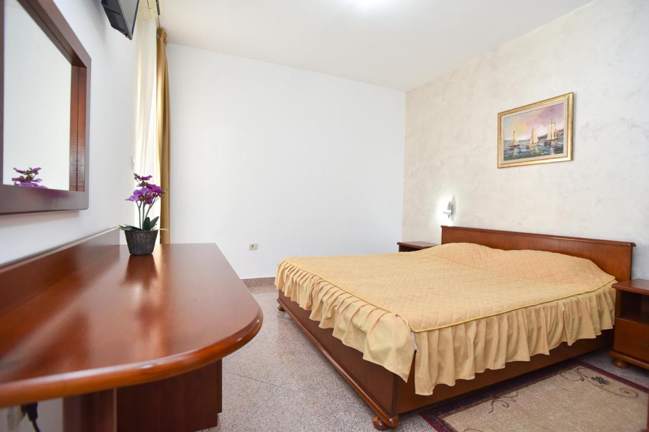 Hotel Suzana Budva Eksteriør billede