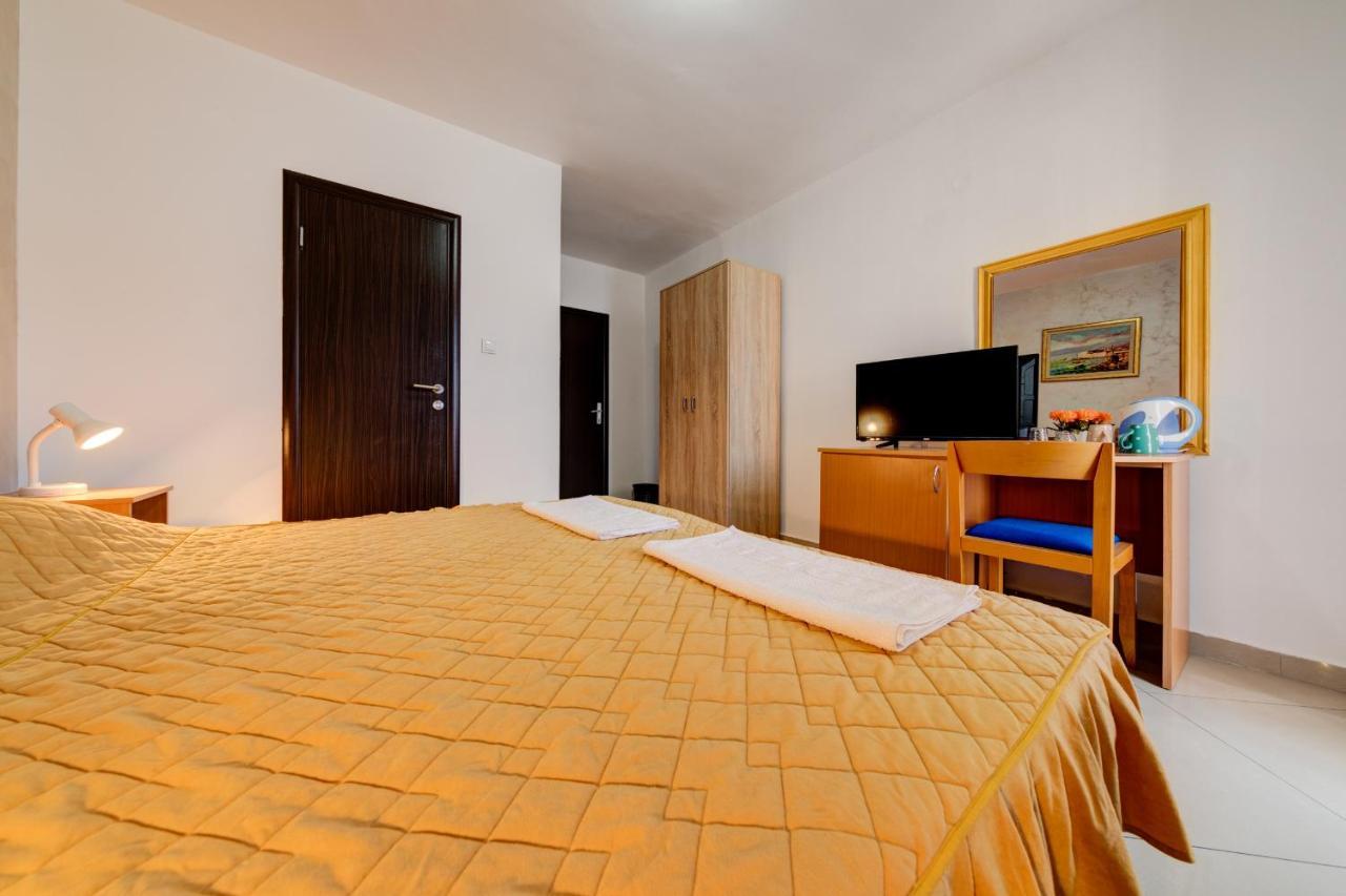 Hotel Suzana Budva Eksteriør billede