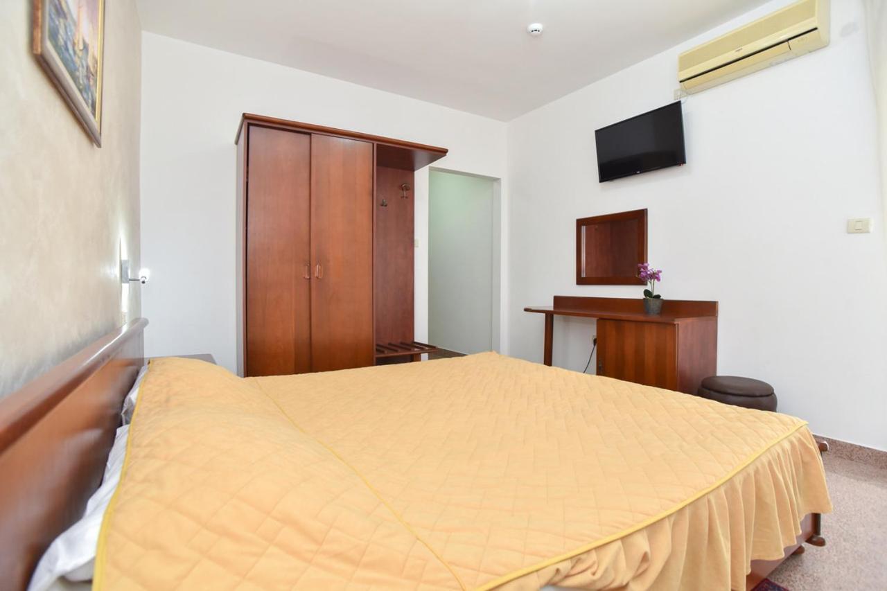 Hotel Suzana Budva Eksteriør billede