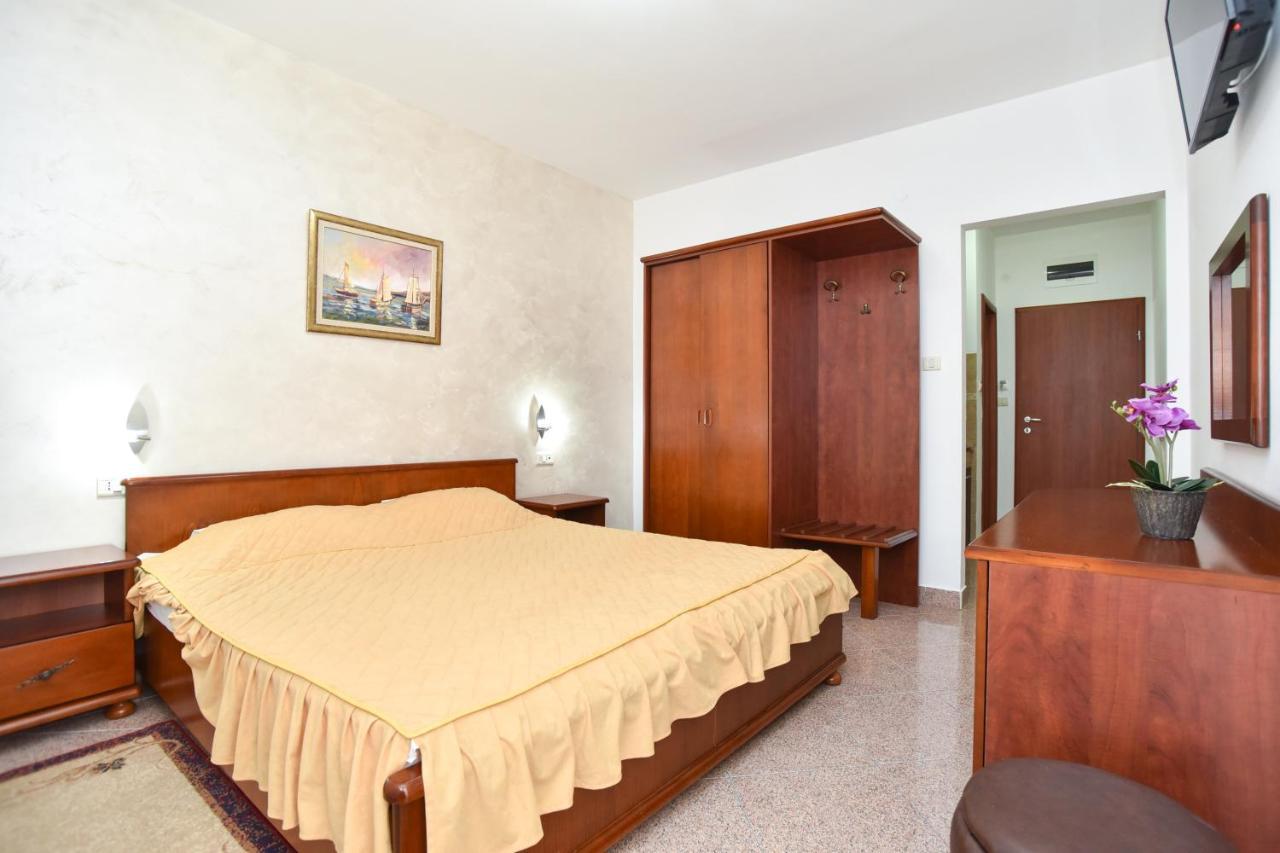 Hotel Suzana Budva Eksteriør billede