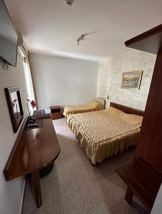 Hotel Suzana Budva Eksteriør billede